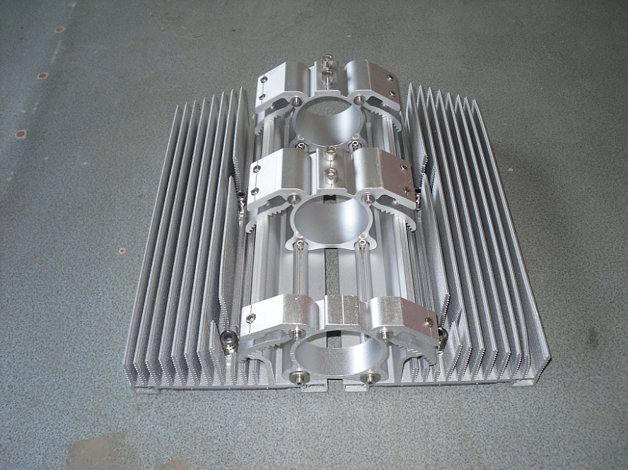 供應工礦路燈鋁型材